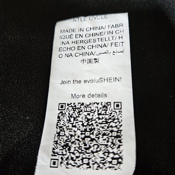 Ruffled Sleeve Dress by SHEIN Curve 4X, black - Picture 6 of 6